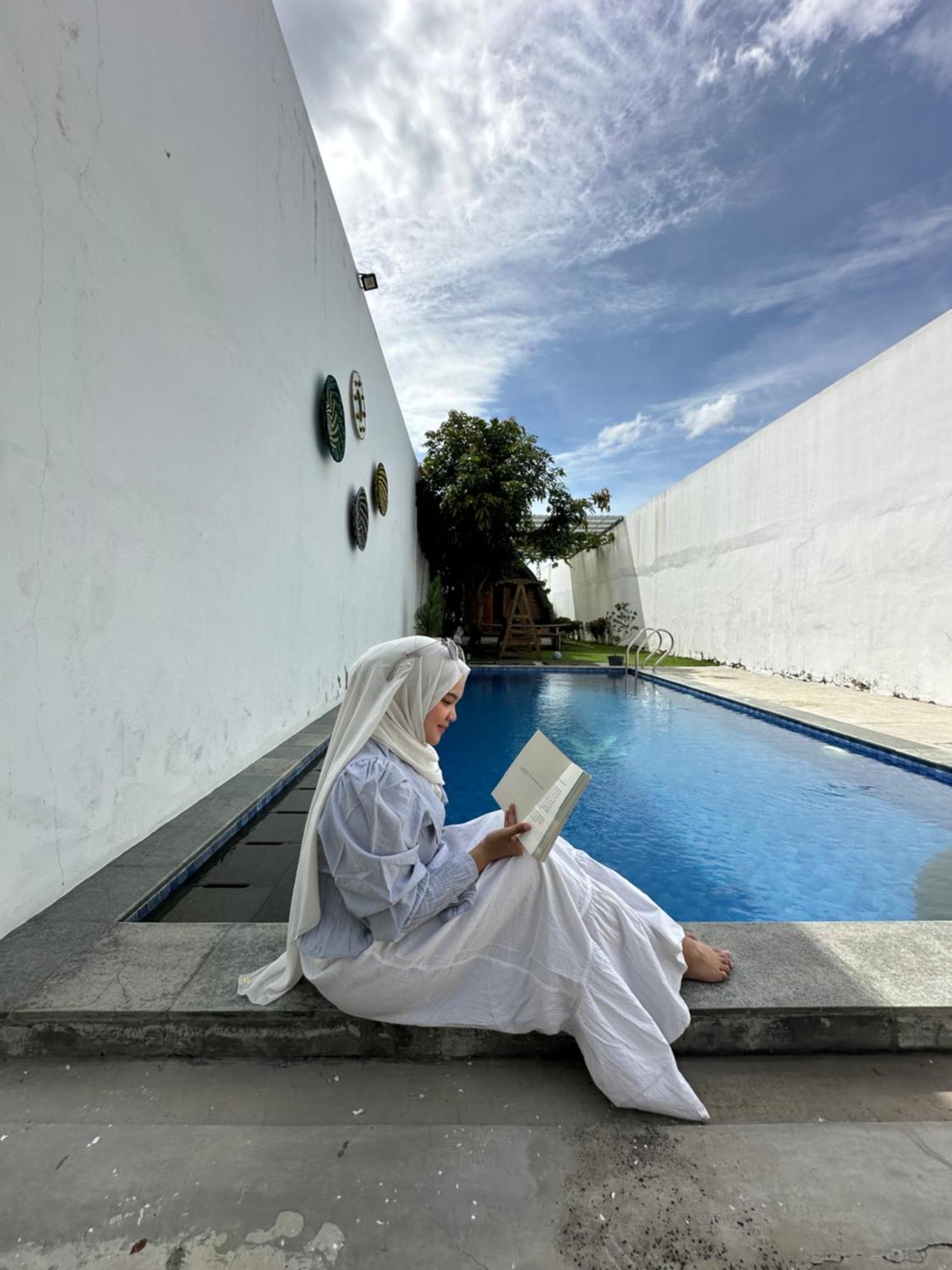 Villa Rumah Putih Jogja Jogjacarta Exterior foto