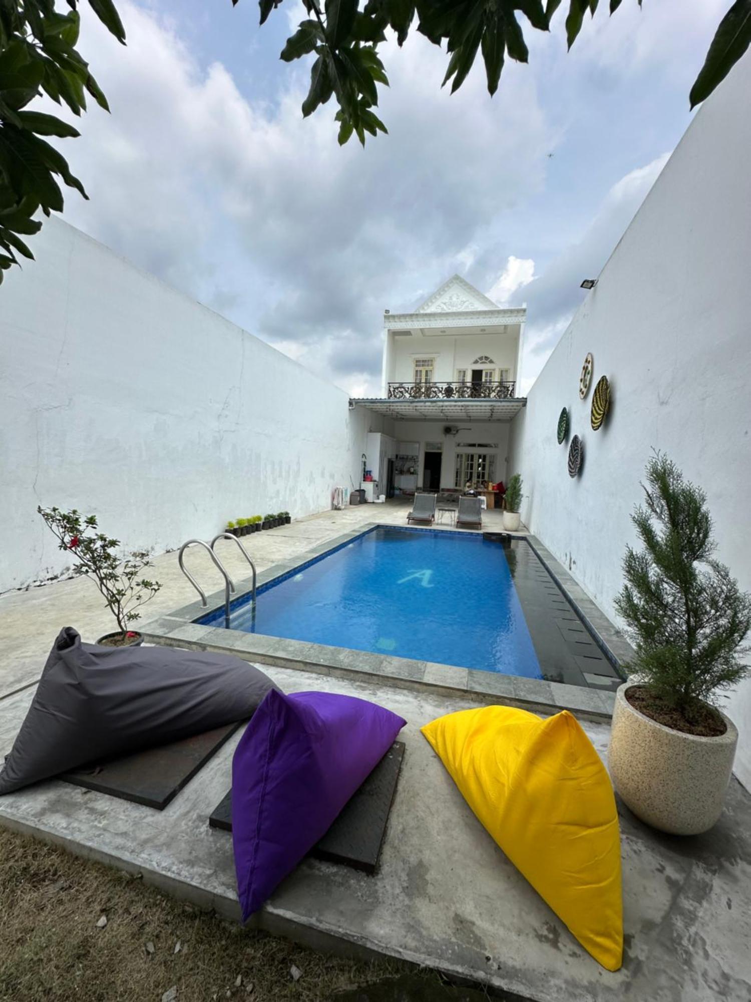 Villa Rumah Putih Jogja Jogjacarta Exterior foto