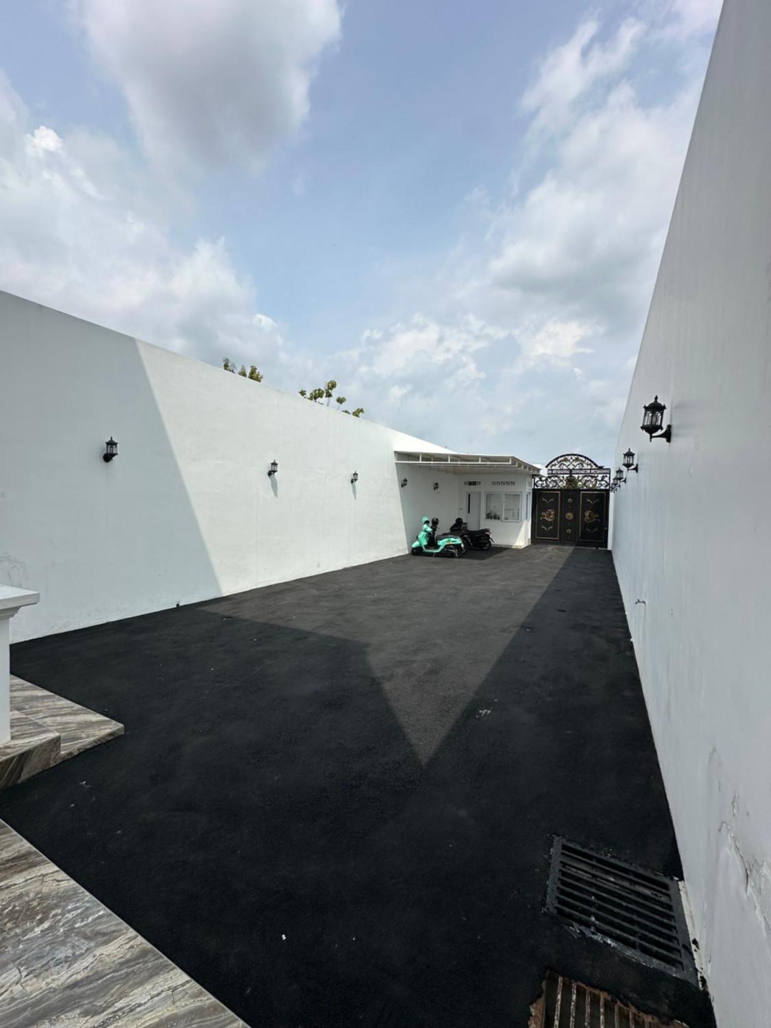 Villa Rumah Putih Jogja Jogjacarta Exterior foto