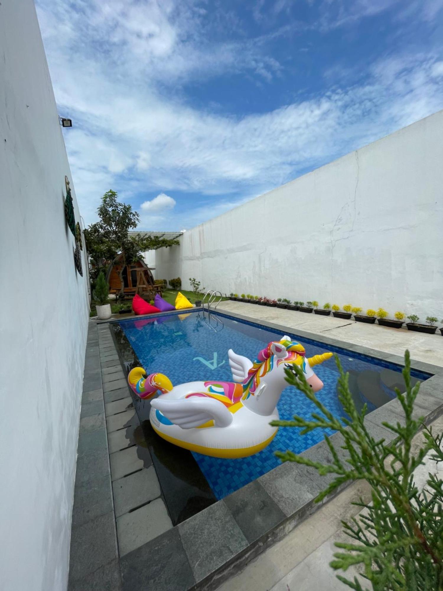 Villa Rumah Putih Jogja Jogjacarta Exterior foto