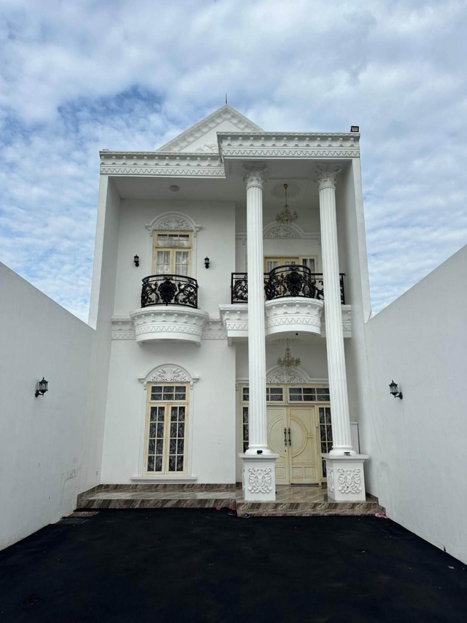 Villa Rumah Putih Jogja Jogjacarta Exterior foto
